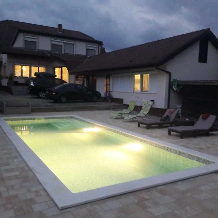 Respect Apartament Heviz Exterior foto