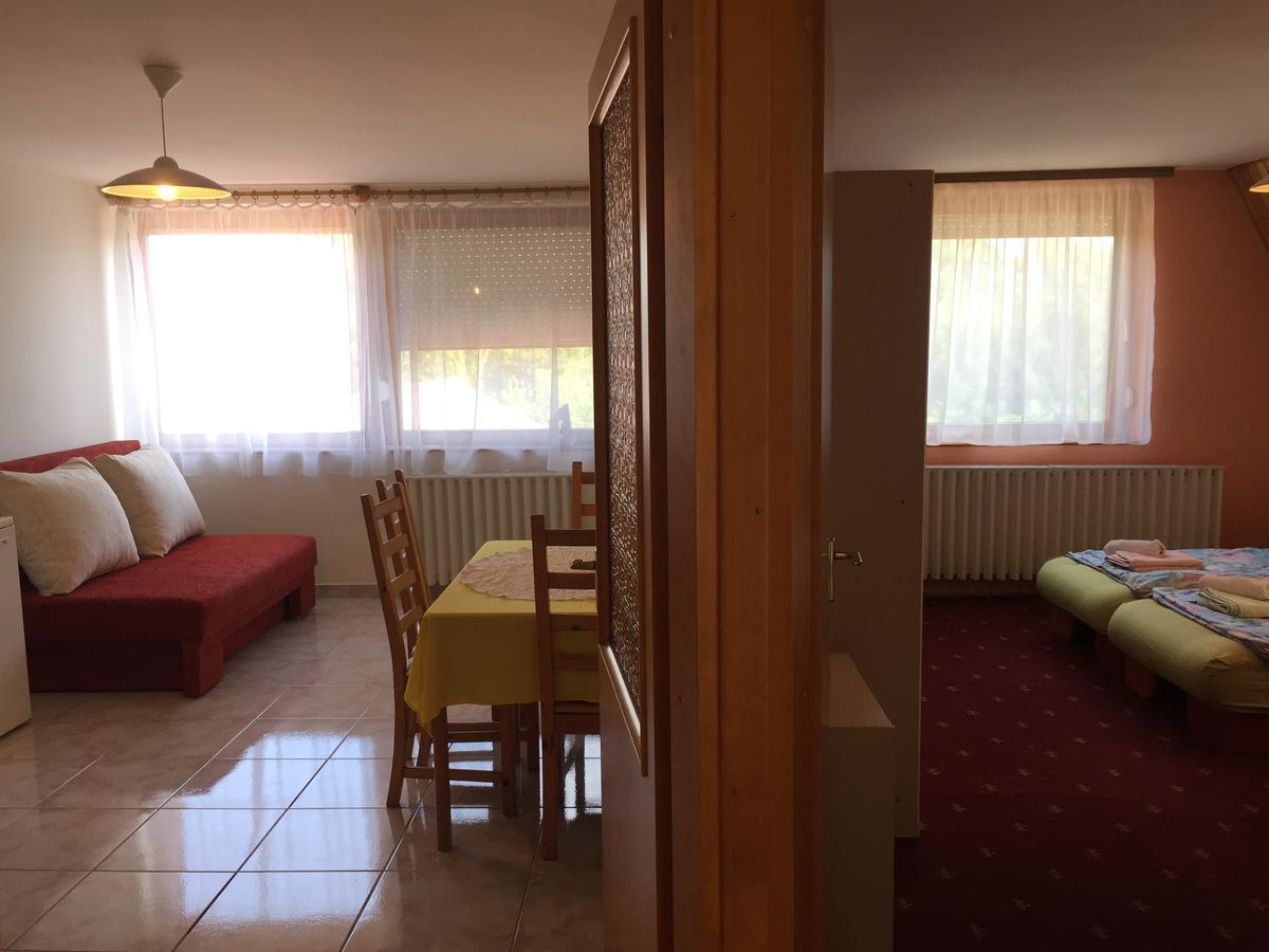 Respect Apartament Heviz Exterior foto